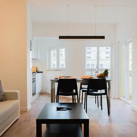 Serene Bright Flat W/ Balcony - * Portimão